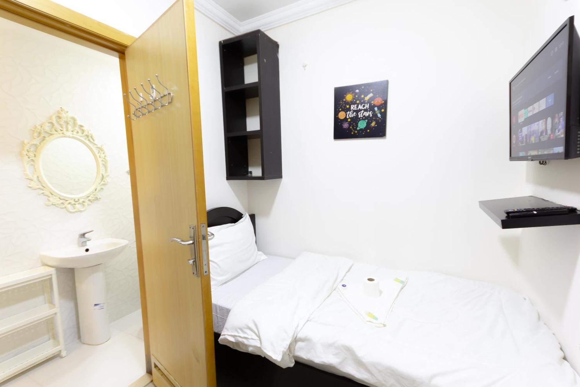 Budget Rooms With Private Bathroom For 'Girls' Only In Dubai, Marina Экстерьер фото