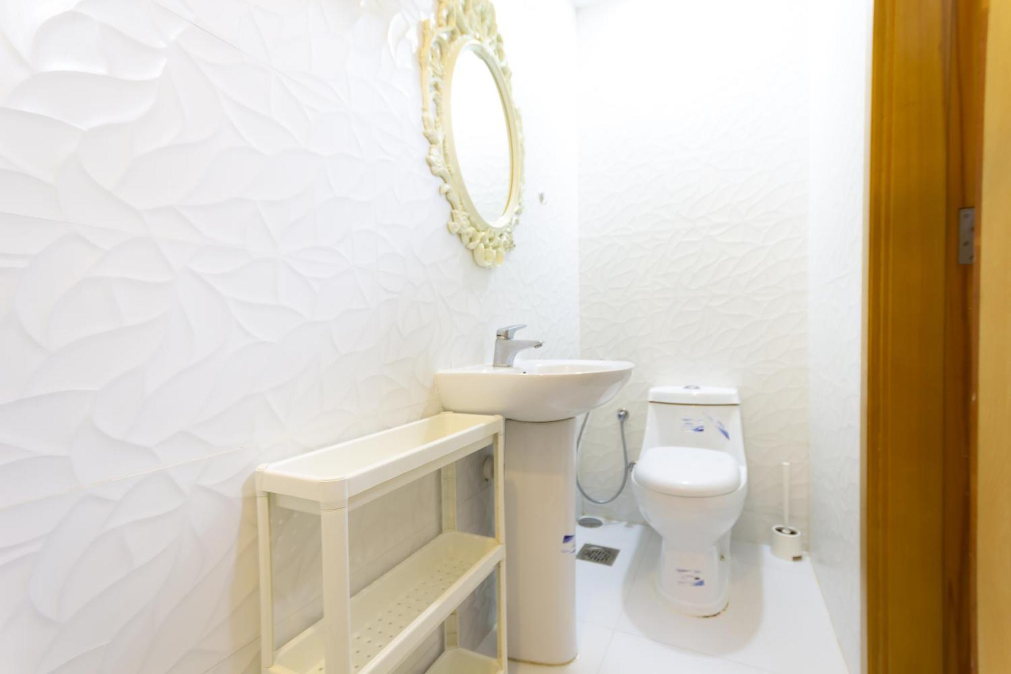 Budget Rooms With Private Bathroom For 'Girls' Only In Dubai, Marina Экстерьер фото