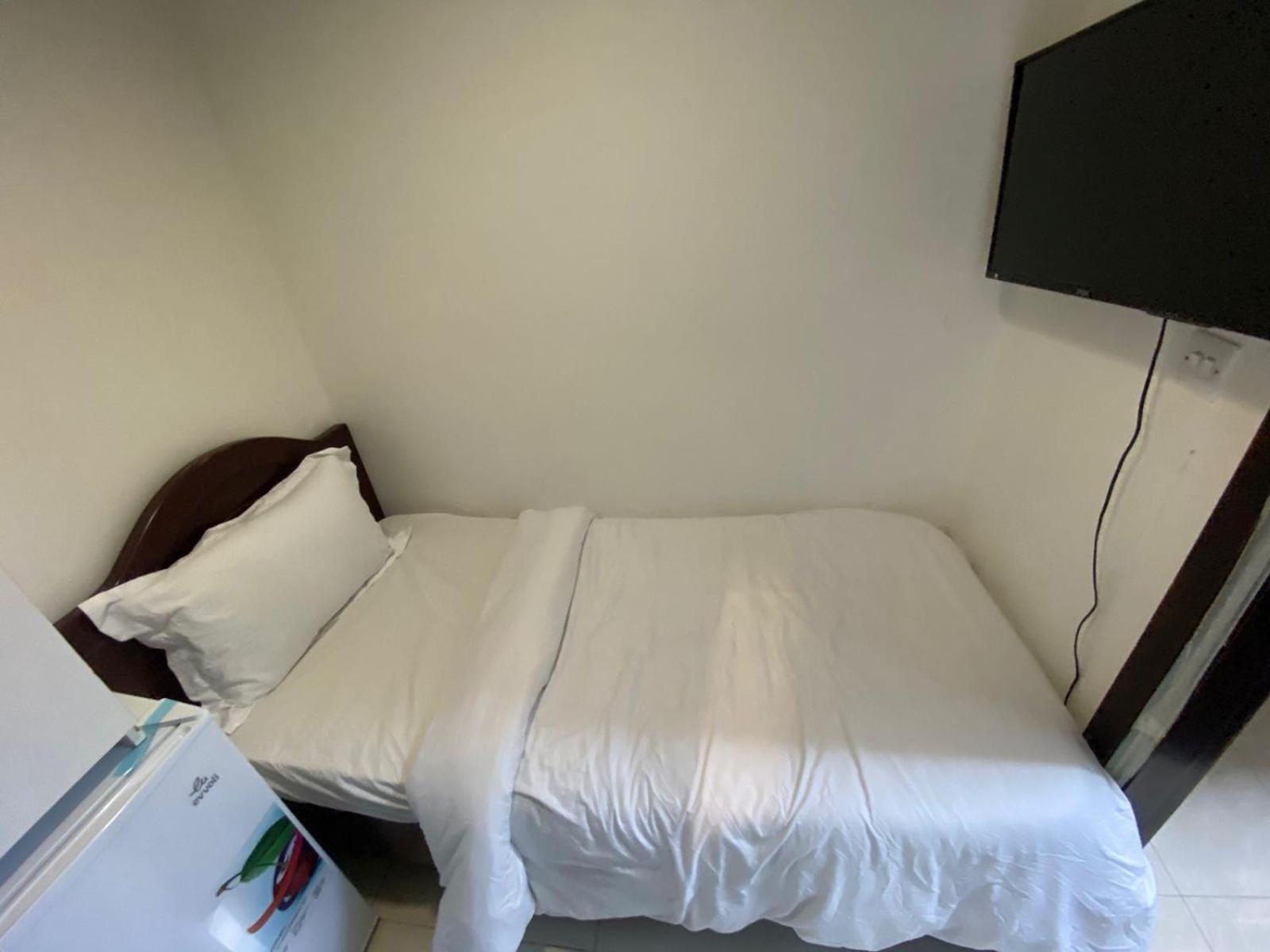Budget Rooms With Private Bathroom For 'Girls' Only In Dubai, Marina Экстерьер фото