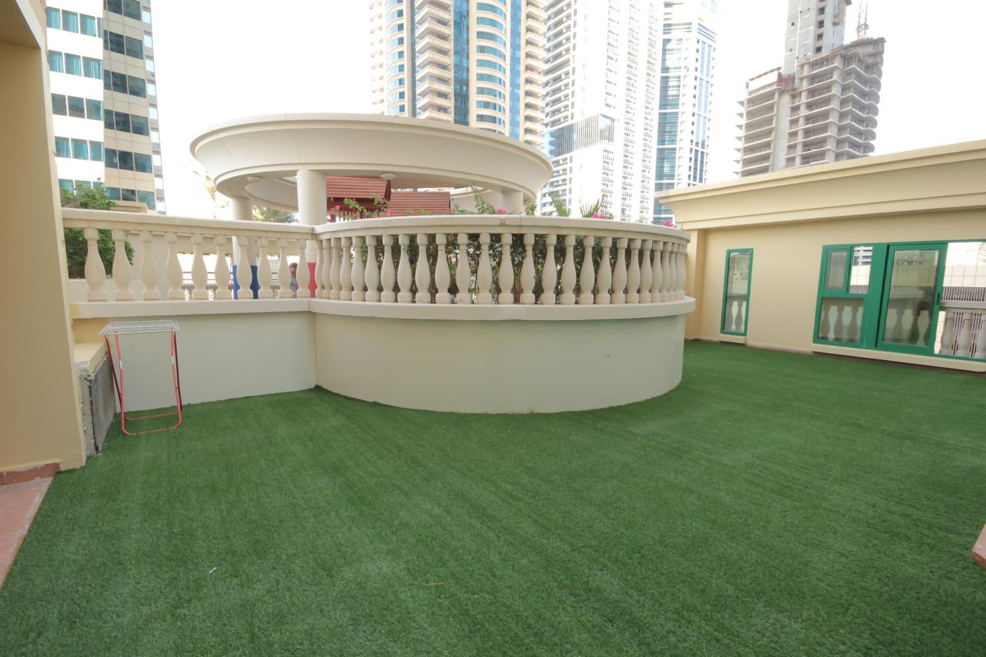 Budget Rooms With Private Bathroom For 'Girls' Only In Dubai, Marina Экстерьер фото