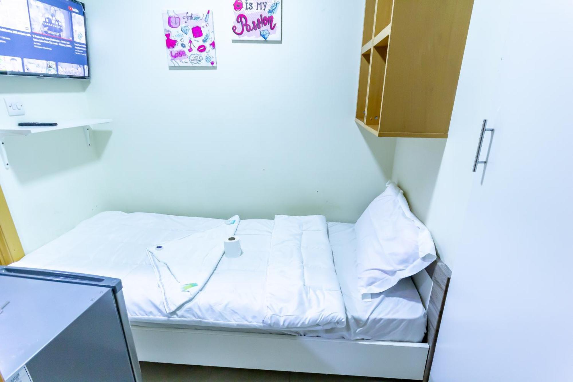Budget Rooms With Private Bathroom For 'Girls' Only In Dubai, Marina Экстерьер фото