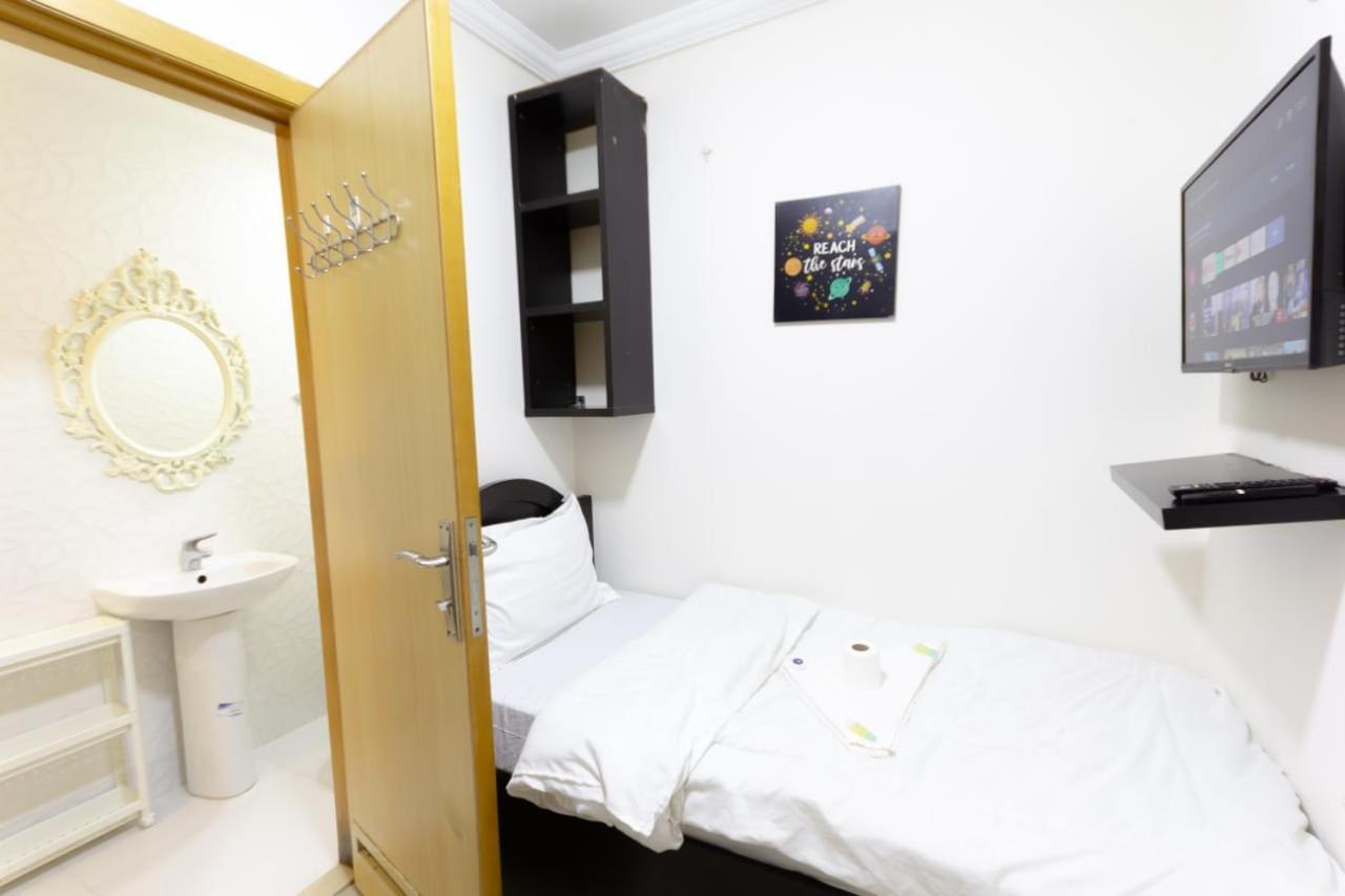 Budget Rooms With Private Bathroom For 'Girls' Only In Dubai, Marina Экстерьер фото
