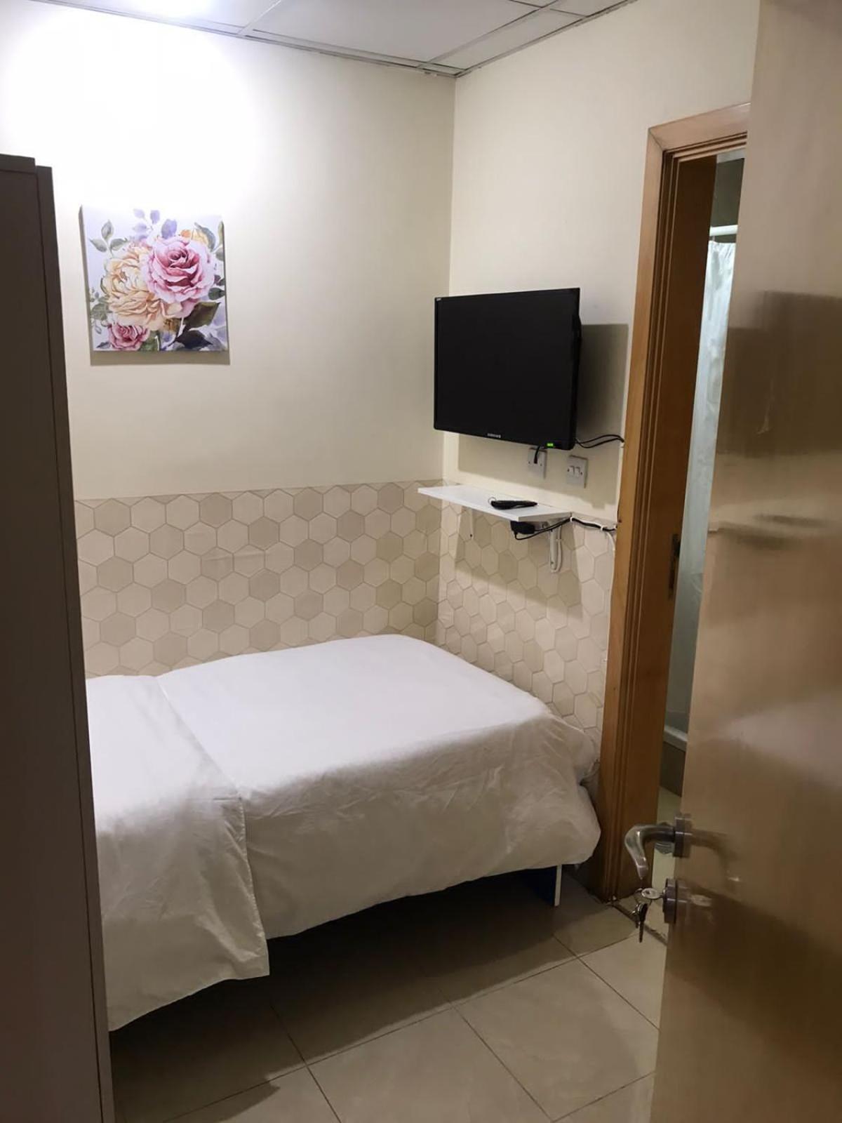 Budget Rooms With Private Bathroom For 'Girls' Only In Dubai, Marina Экстерьер фото