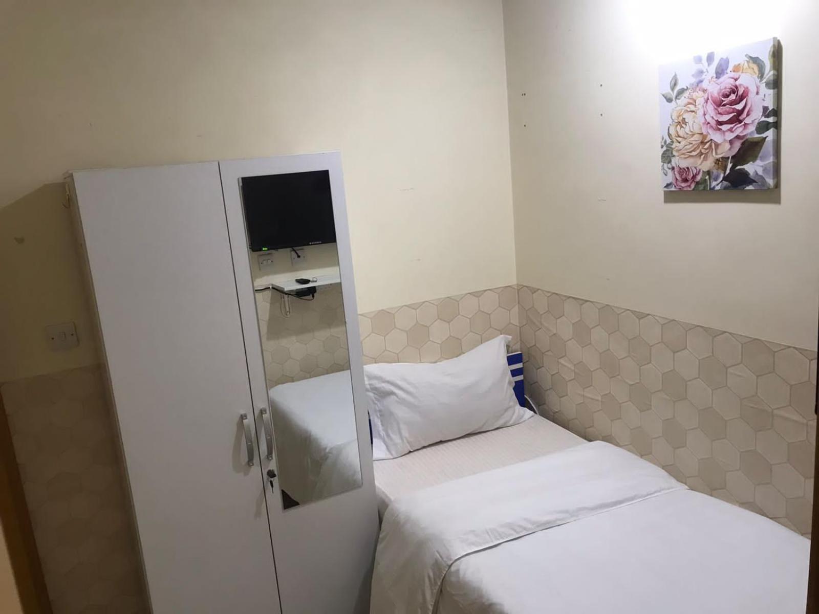 Budget Rooms With Private Bathroom For 'Girls' Only In Dubai, Marina Экстерьер фото